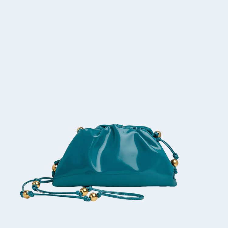 보테가 베네타 램스킨 레더 미니 파우치